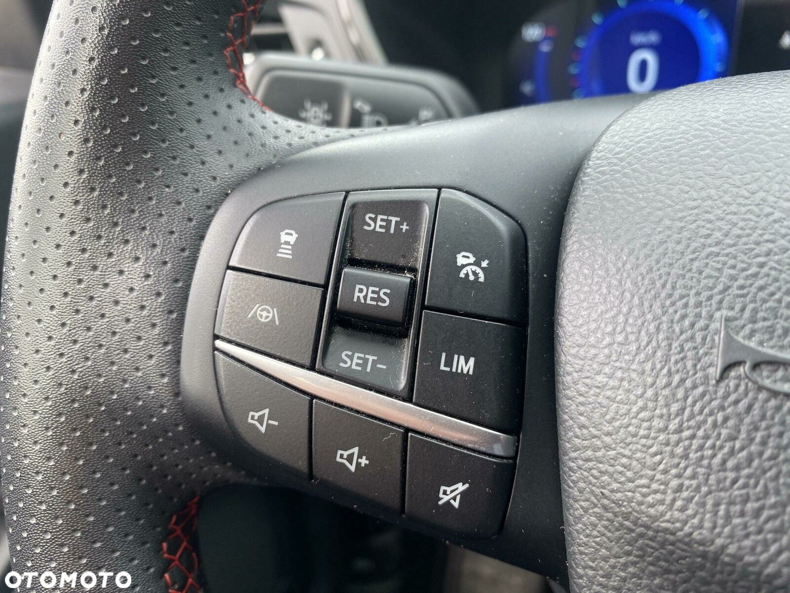 Ford Kuga - 18