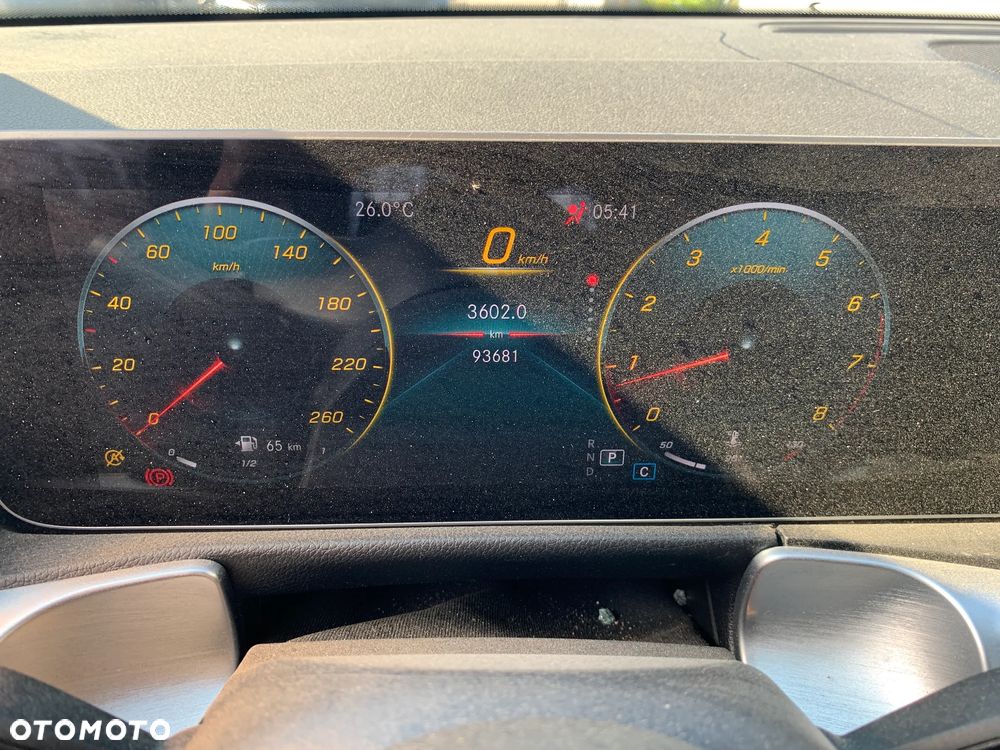 Mercedes-Benz GLB 250 4-Matic 8G-DCT - 18