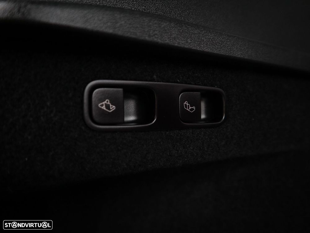 Tesla Model Y Performance Tração Integral - 12