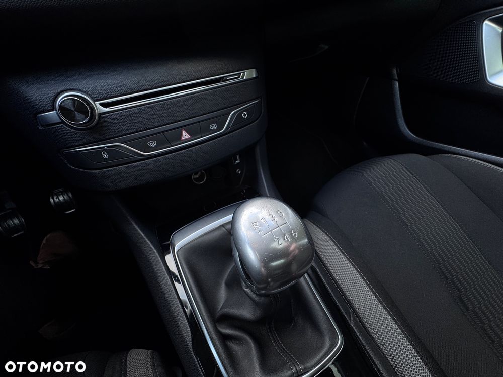 Peugeot 308 PureTech 130 GPF Stop & Start Style - 25