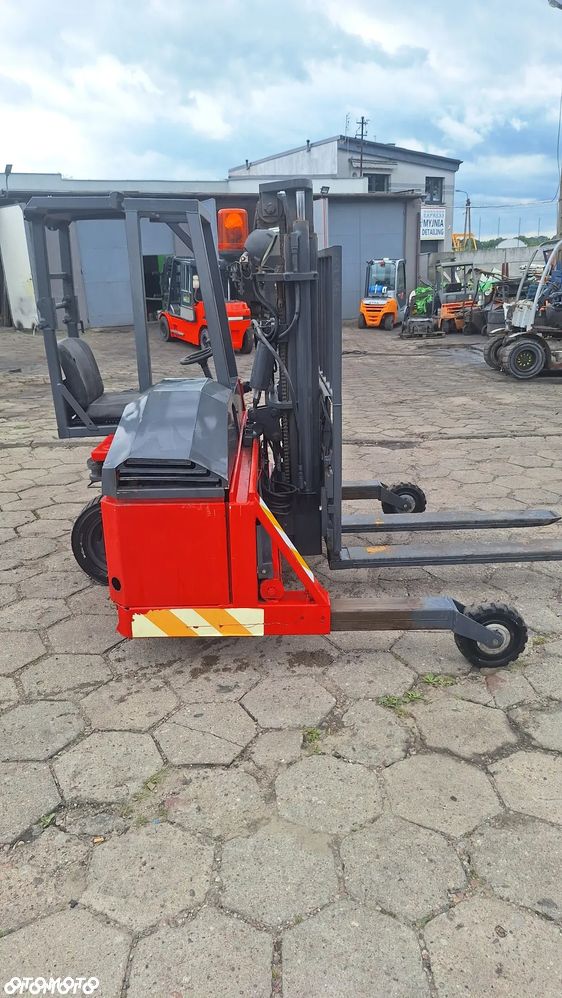 Moffett Kooi aap - 2