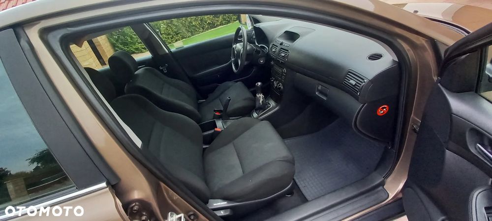 Toyota Avensis 1.8 VVT-i Luna - 7