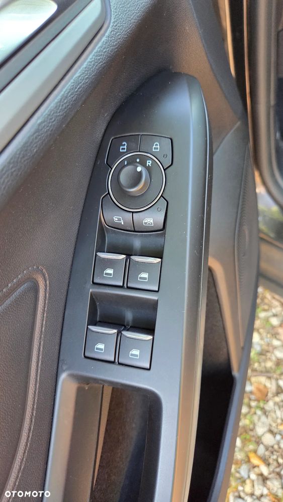 Ford Focus Turnier 1.5 EcoBlue Start-Stopp-System TITANIUM STYLE - 22
