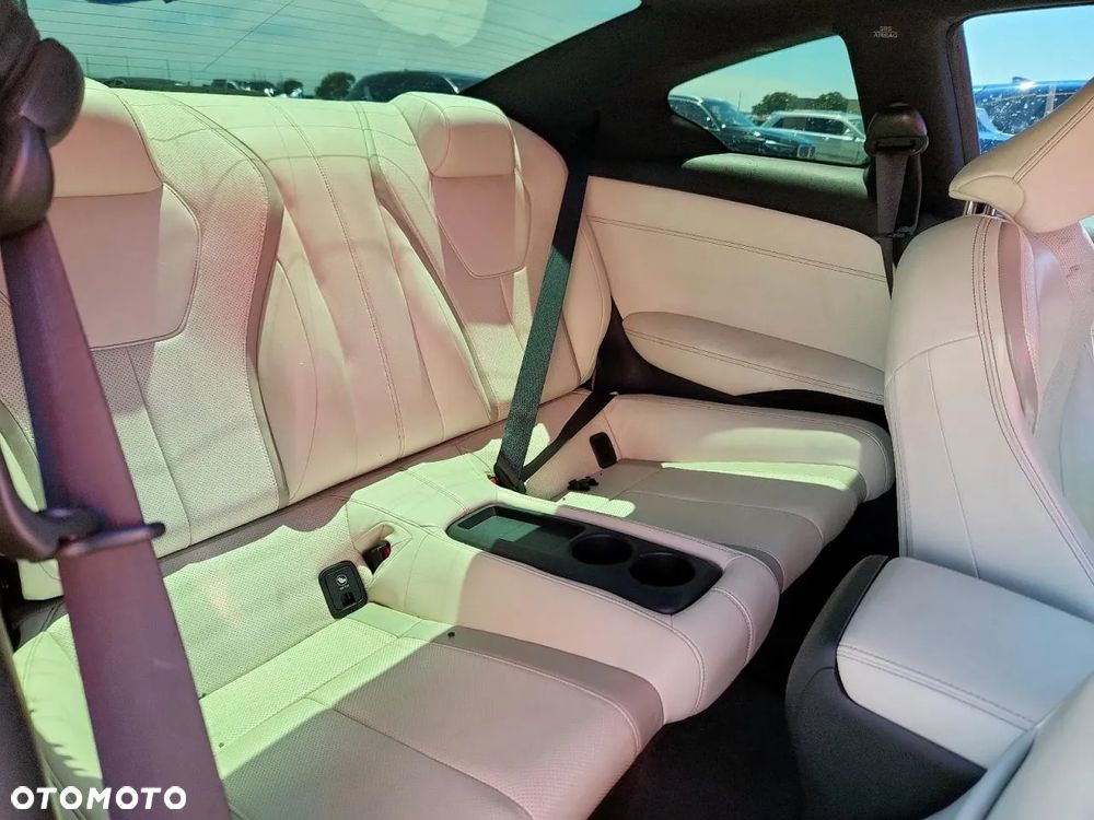 Infiniti Q60 - 9