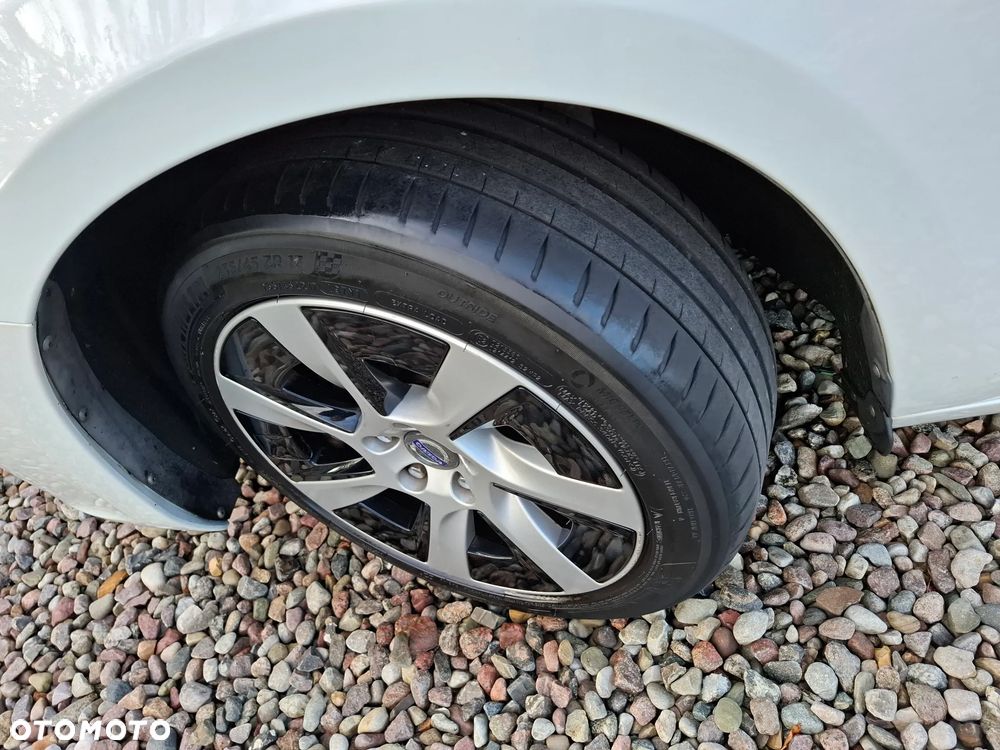 Volvo V60 D6 AWD Plug-in Hybrid R-Design Summum - 19