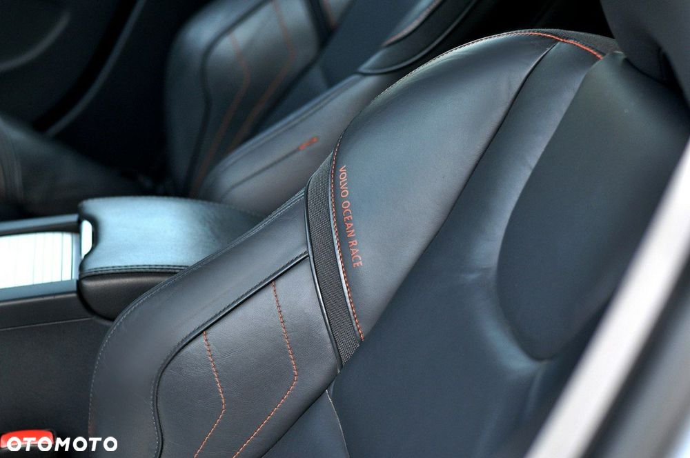 Volvo V60 D2 Ocean Race - 13