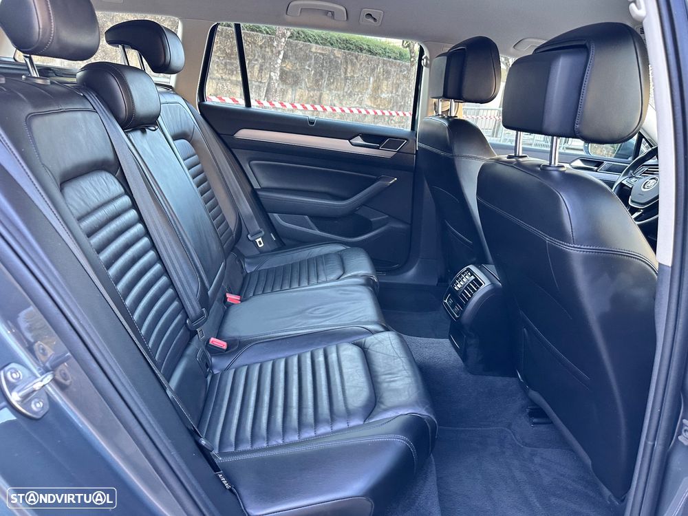 VW Passat Variant 2.0 TDi Highline DSG - 51