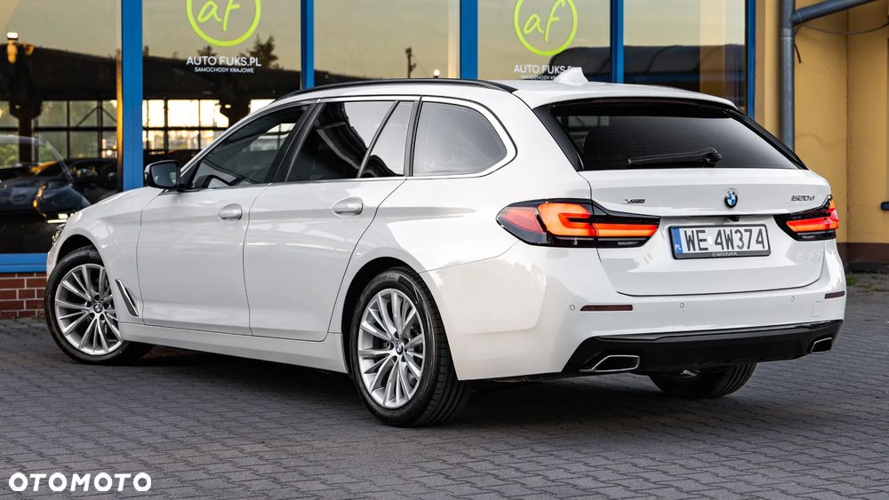 BMW Seria 5 520d xDrive Sport - 9
