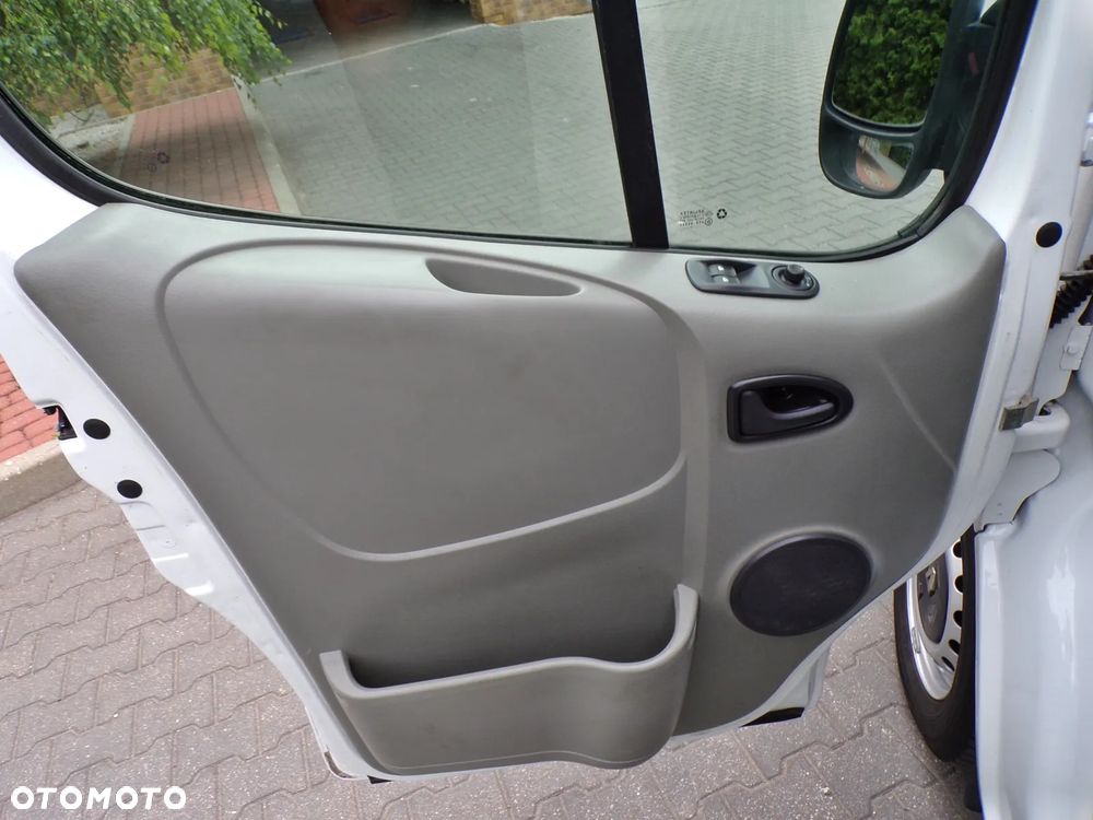 Renault TRAFIC LONG - 17