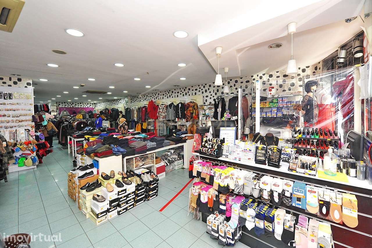 Venda de Loja bem conservada com 194m2 muito bem localizada em Queluz - Grande imagem: 3/15