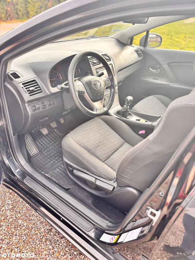 Toyota Avensis 2.0 D-4D Premium - 2