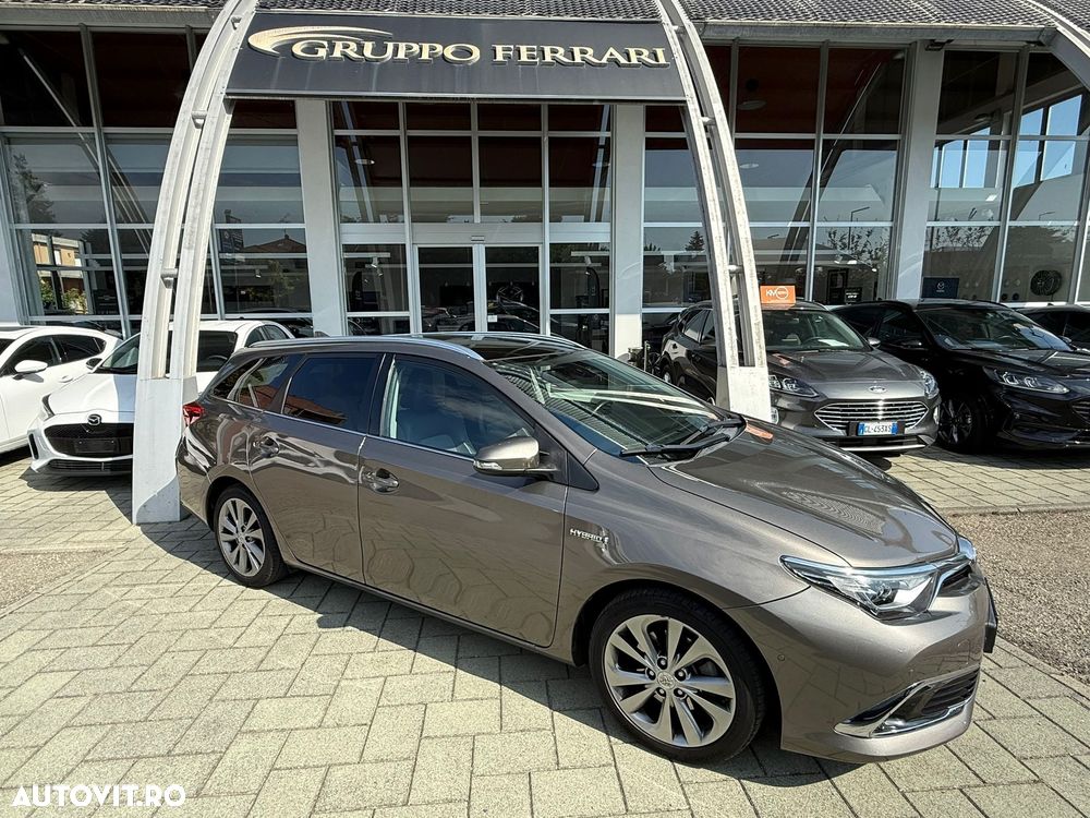 Toyota Auris 1.8 L VVT-i TS Hybrid Sol+ - 1