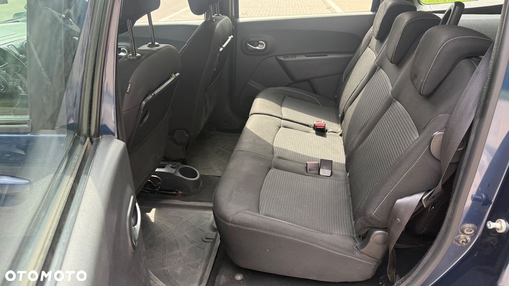 Dacia Lodgy 1.6 SCe Laureate S&S - 10