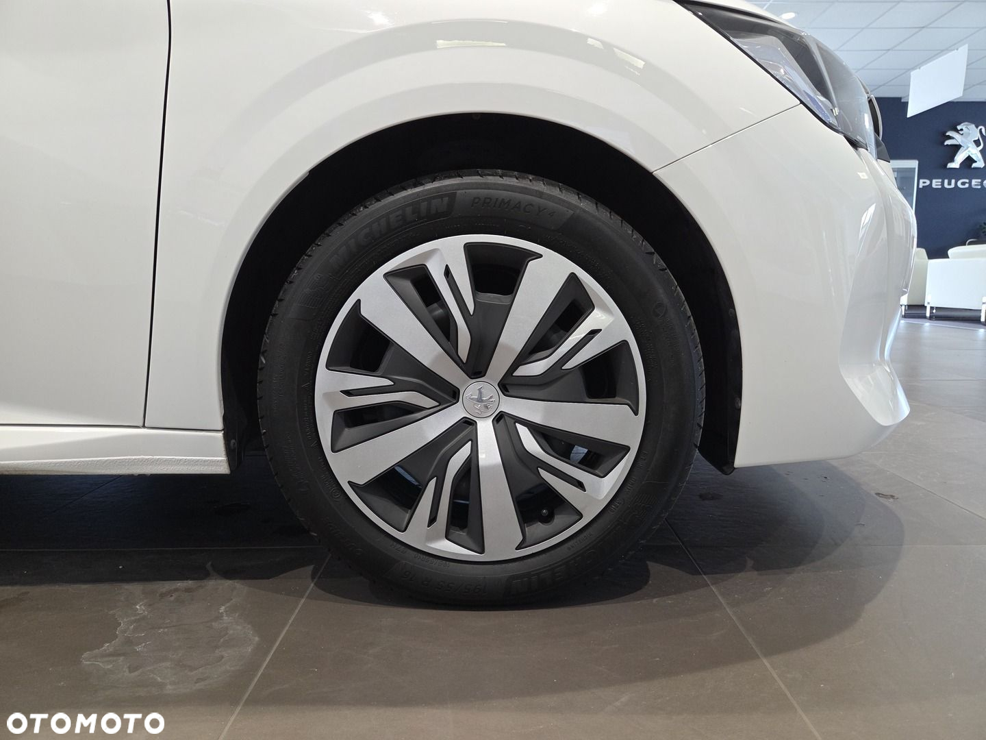 Peugeot 208 - 28