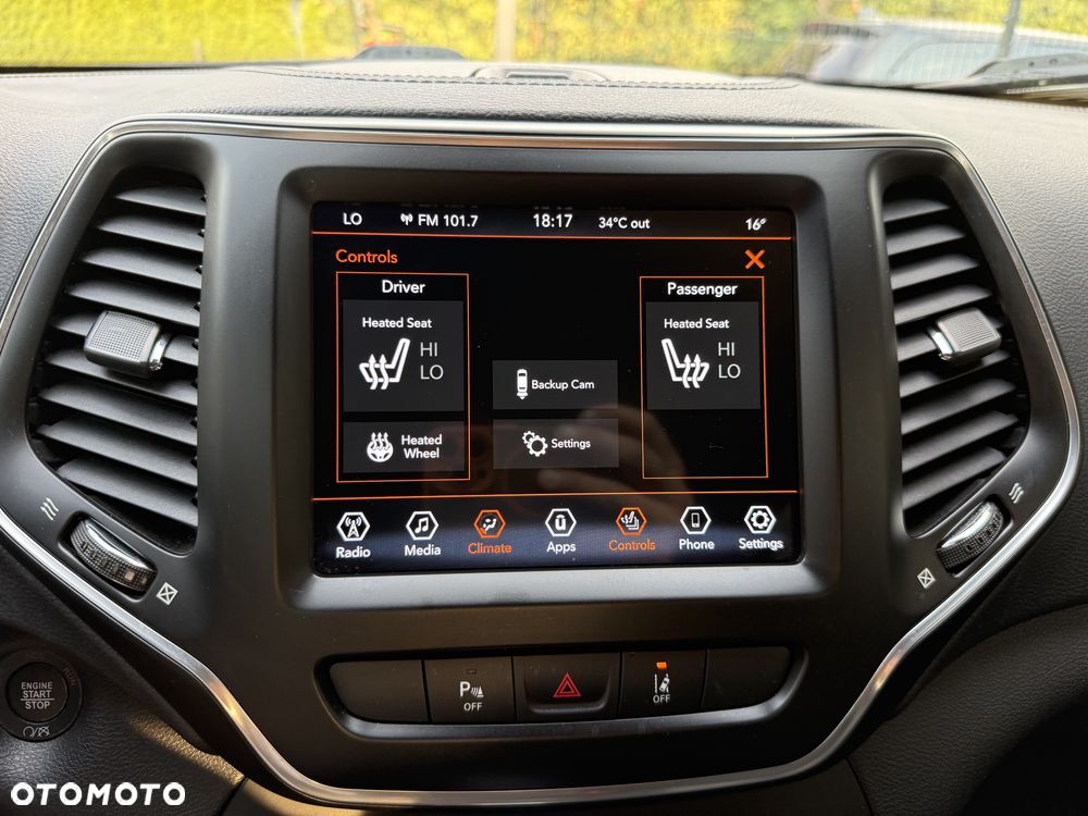 Jeep Cherokee - 19