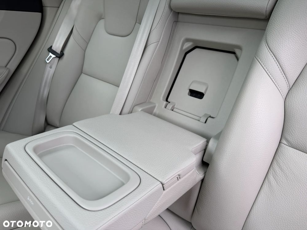 Volvo XC 60 B5 B AWD Inscription - 29