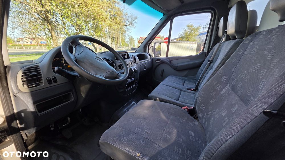 Mercedes-Benz Sprinter - 9
