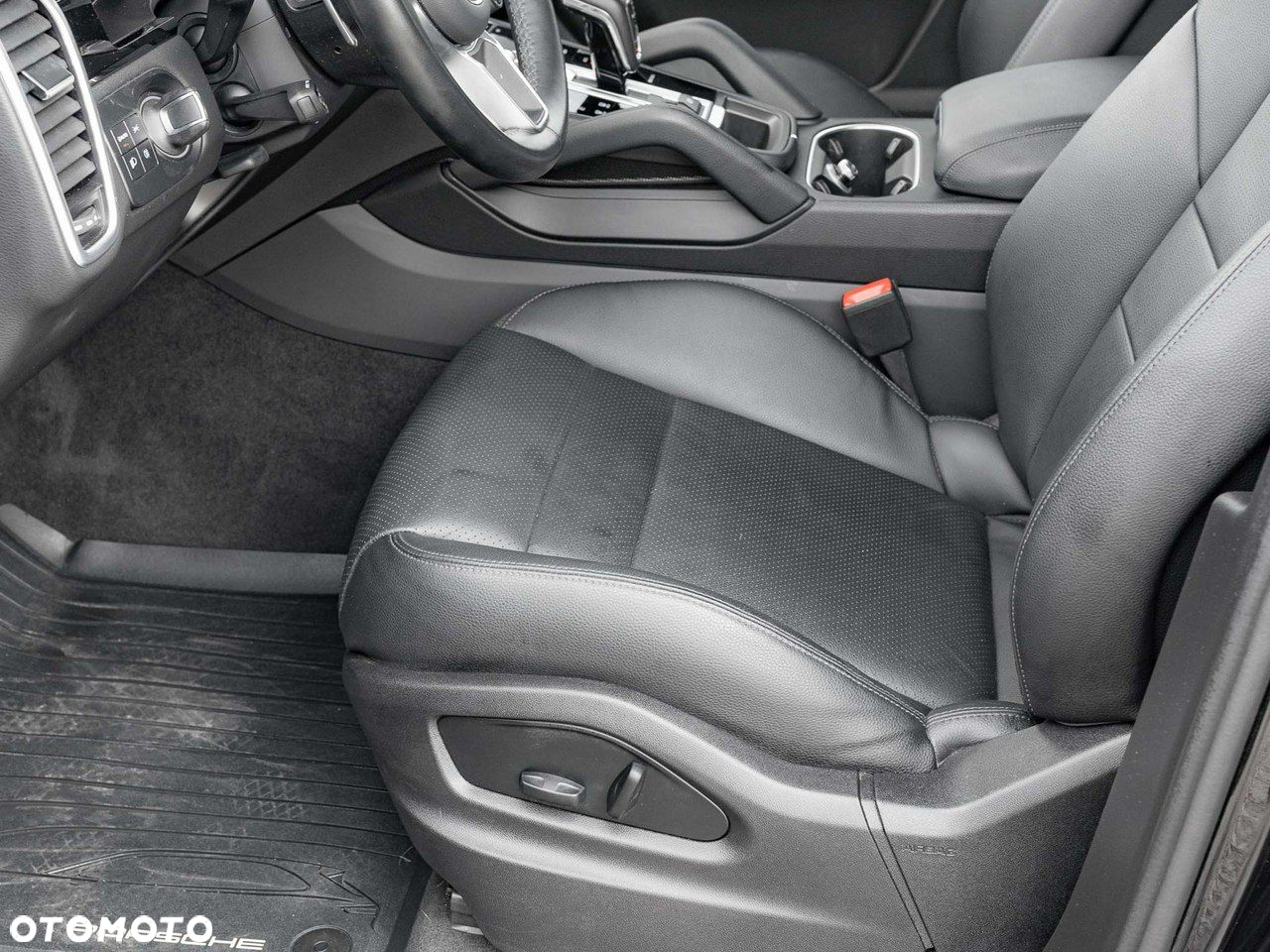 Porsche Cayenne - 14