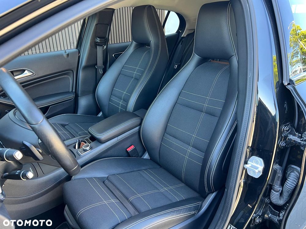 Mercedes-Benz GLA 200 d 4Matic 7G-DCT Urban - 19