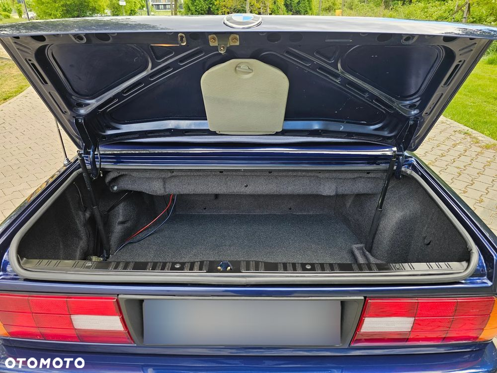 BMW Seria 3 320i - 37