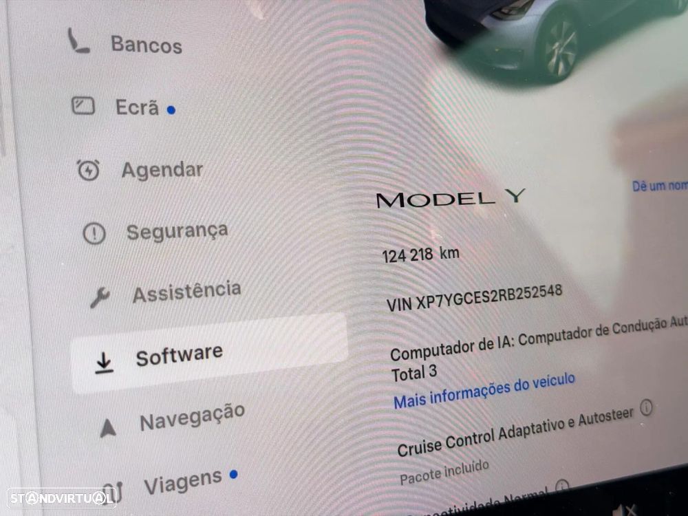Tesla Model Y Standard RWD - 15