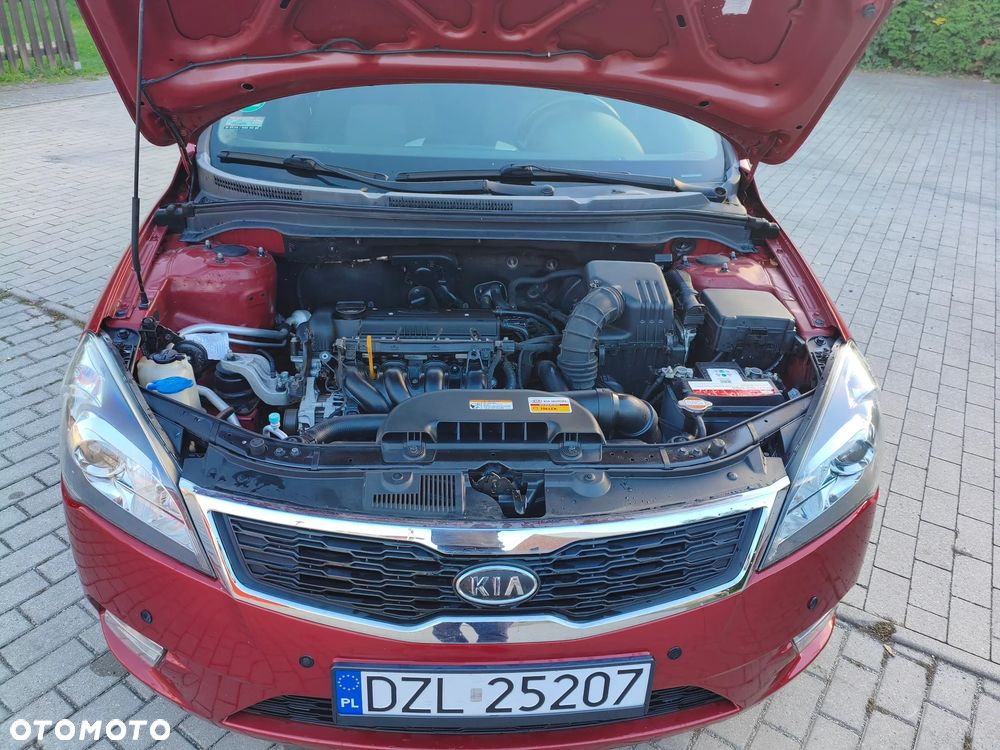 Kia Ceed 1.4 CVVT Dream-Team Edition - 23