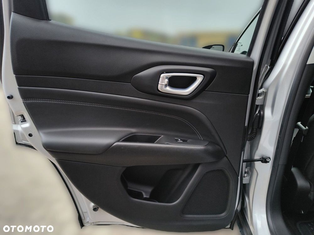 Jeep Compass - 26