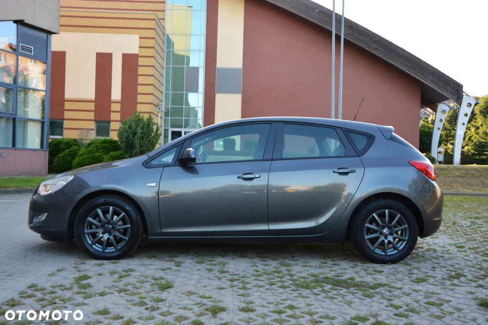 Opel Astra 1.6 Enjoy - 16