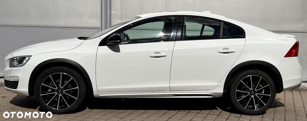 Volvo S60 Cross Country - 6