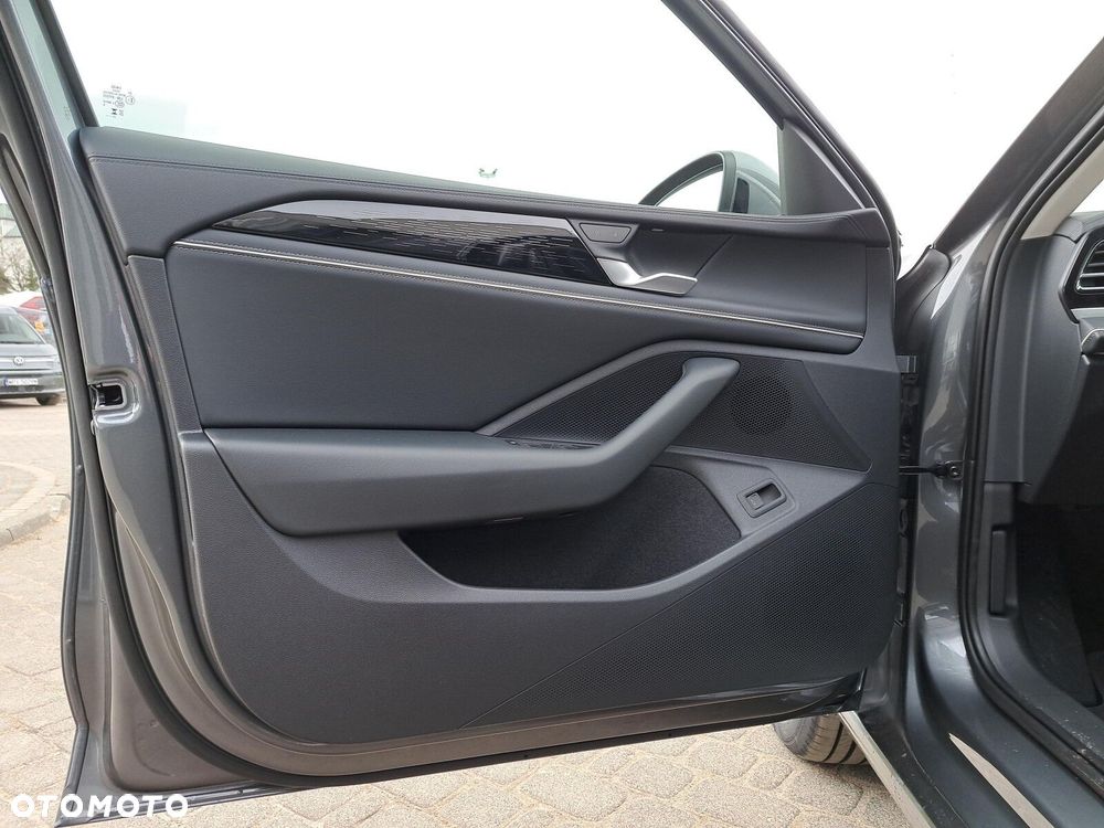 Volkswagen Passat - 14