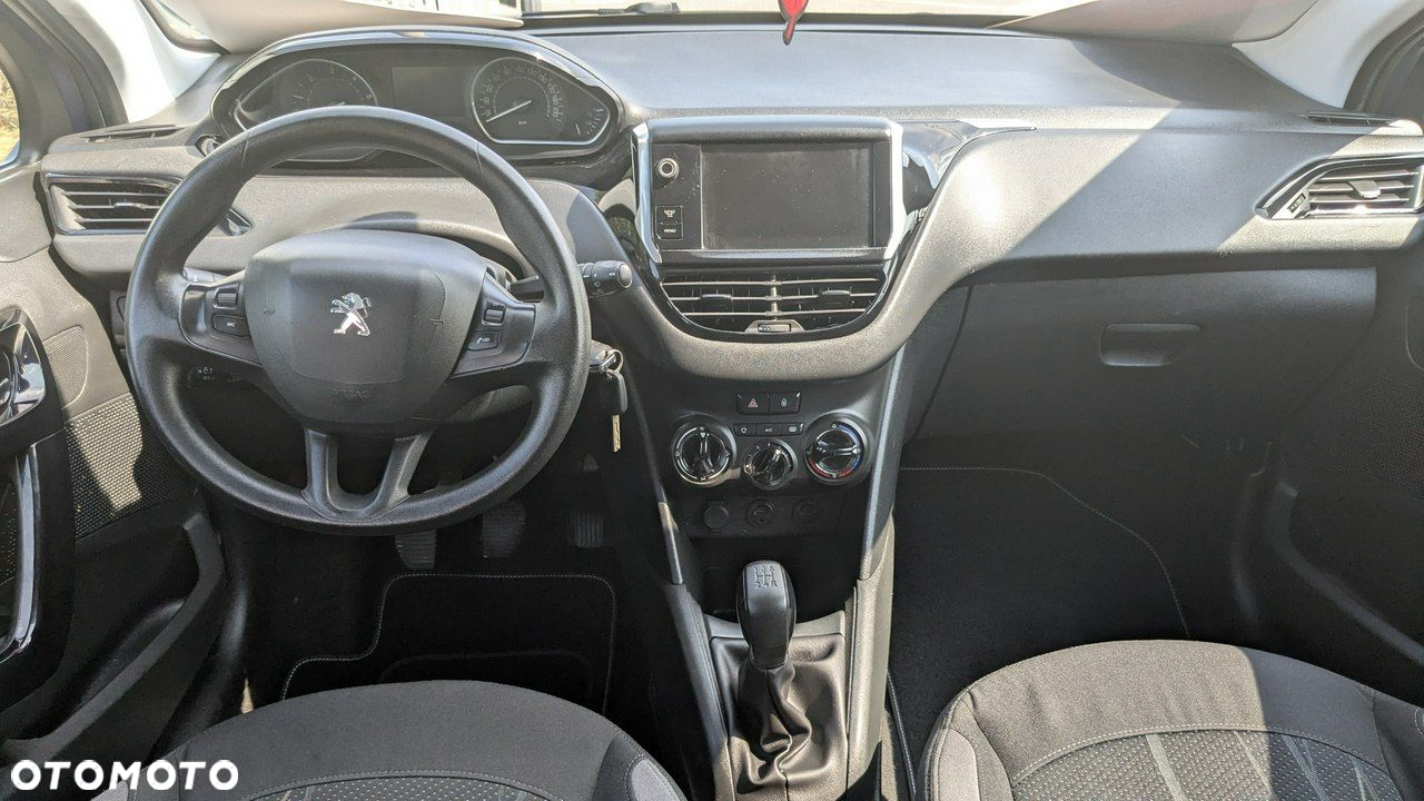 Peugeot 208 - 27