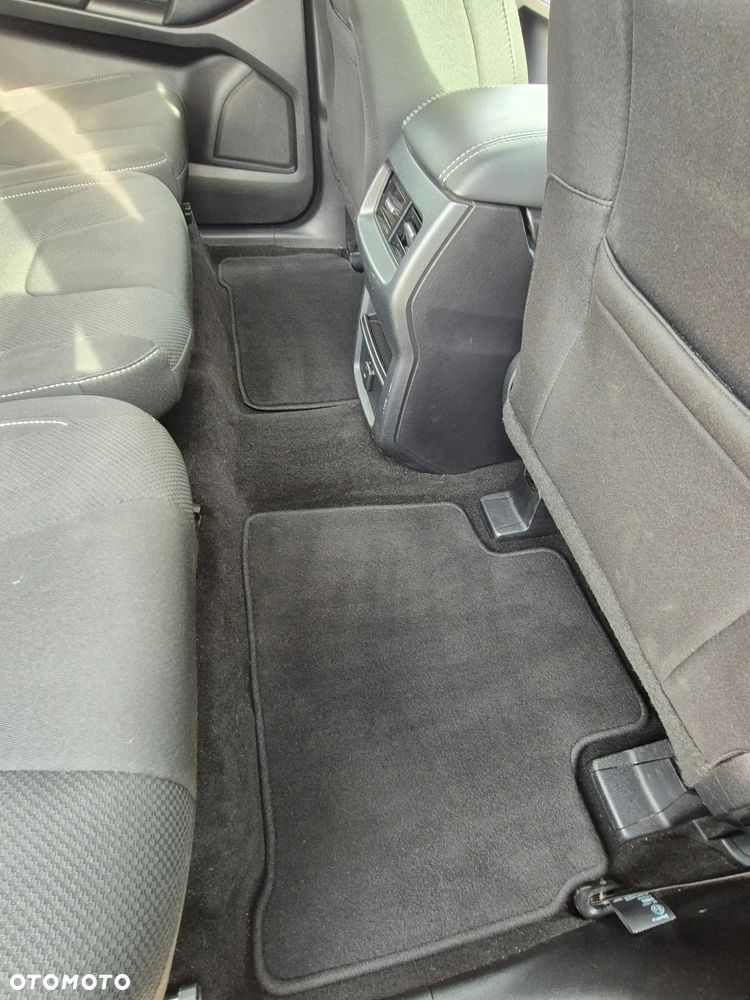 Ford S-Max - 16