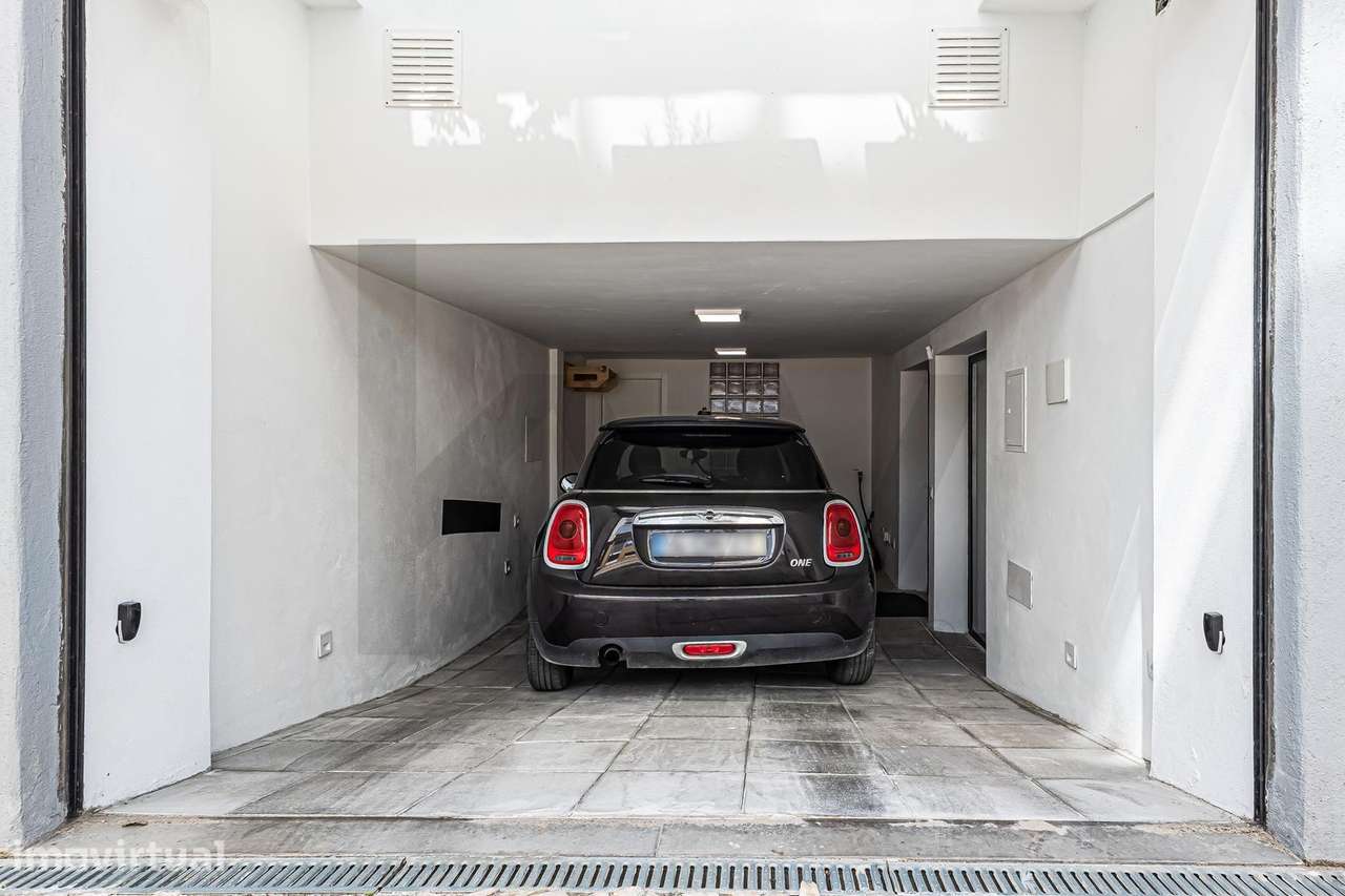 Moradia com 3 pisos e garagem no centro histórico de Portimão - Grande imagem: 4/22