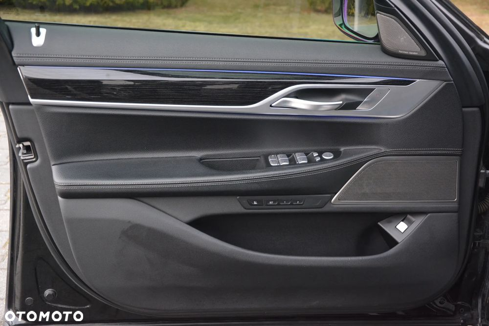 BMW Seria 7 - 22
