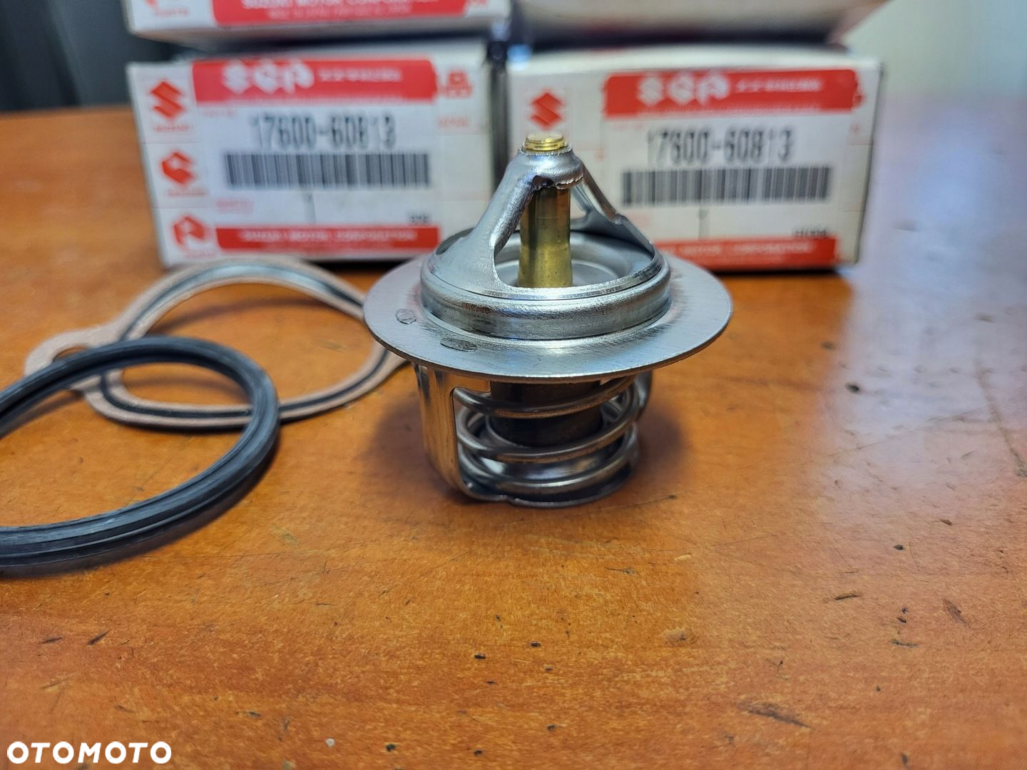 SUZUKI VITARA JIMMY SWIFT SX4 SAMURAI TERMOSTAT ORYGINAŁ 17600-60813 - 2