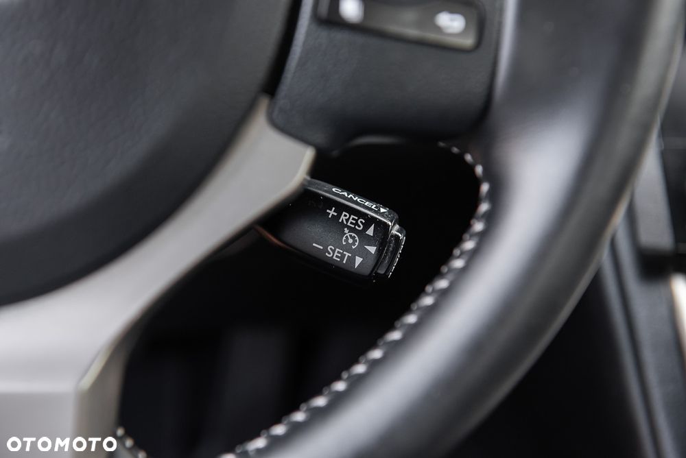 Lexus IS Luxury Line - 20