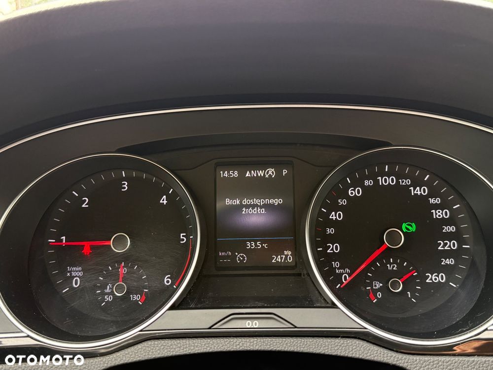 Volkswagen Passat Variant 1.6 TDI SCR DSG Comfortline - 20