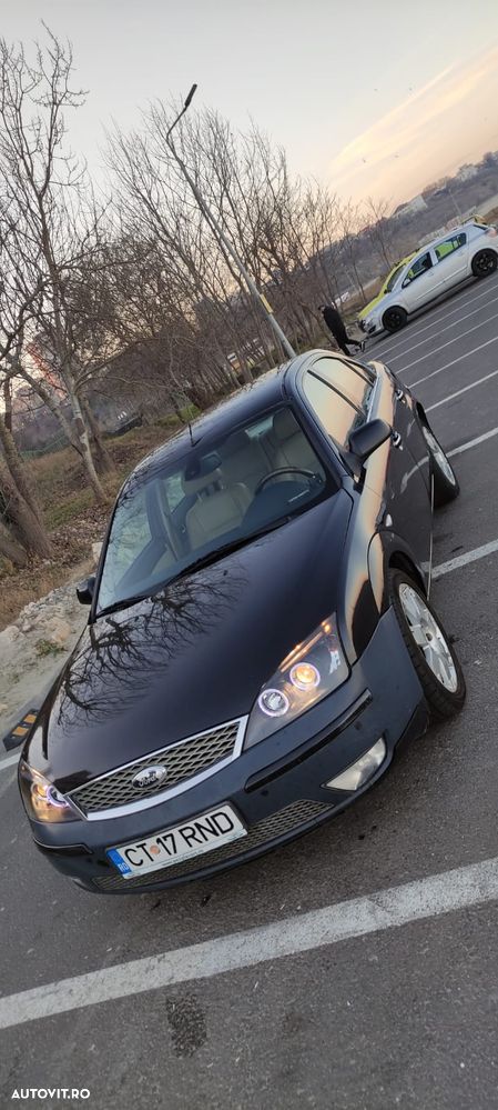 Ford Mondeo 2.0TDCi Aut. Ghia - 2