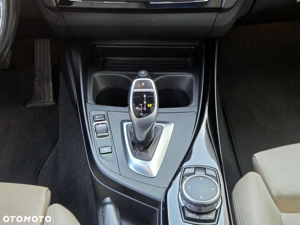 BMW Seria 1 120d M Sport sport - 33