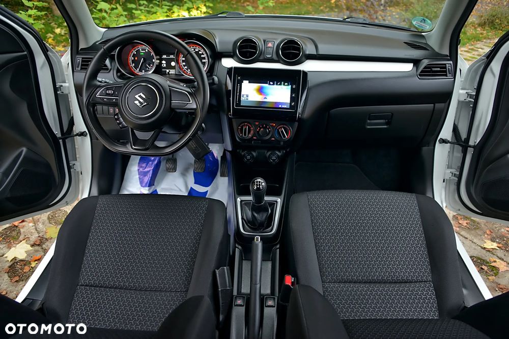 Suzuki Swift 1.2 SHVS Premium Plus - 37