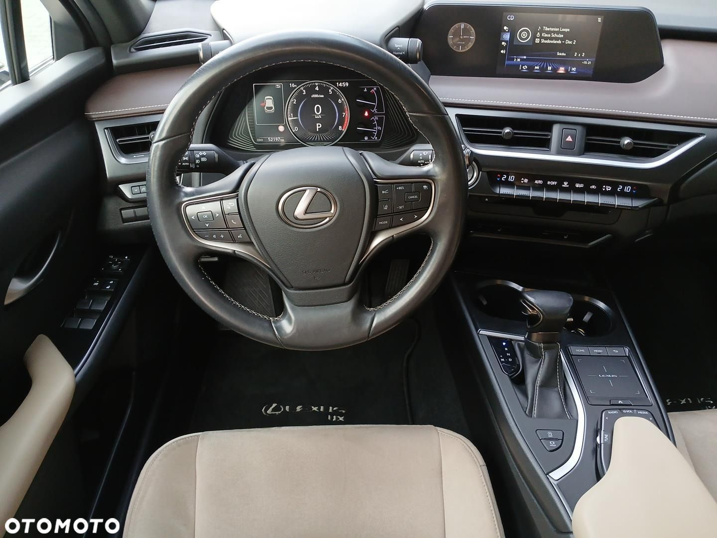 Lexus UX - 15