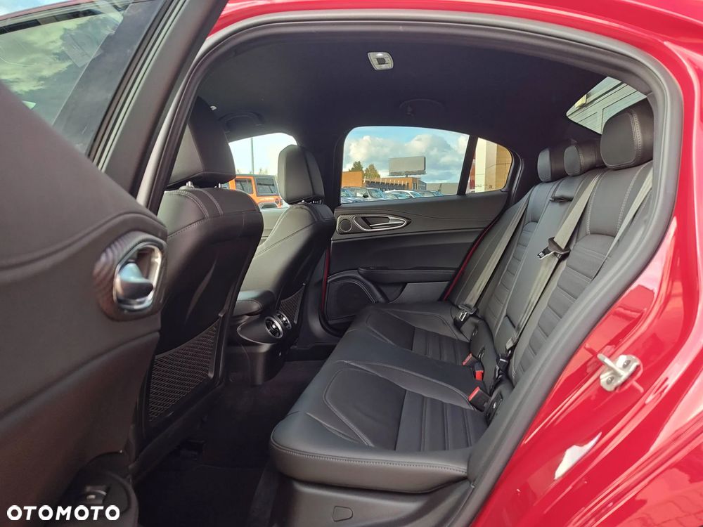 Alfa Romeo Giulia 2.9 Bi Turbo V6 Quadrifoglio - 11