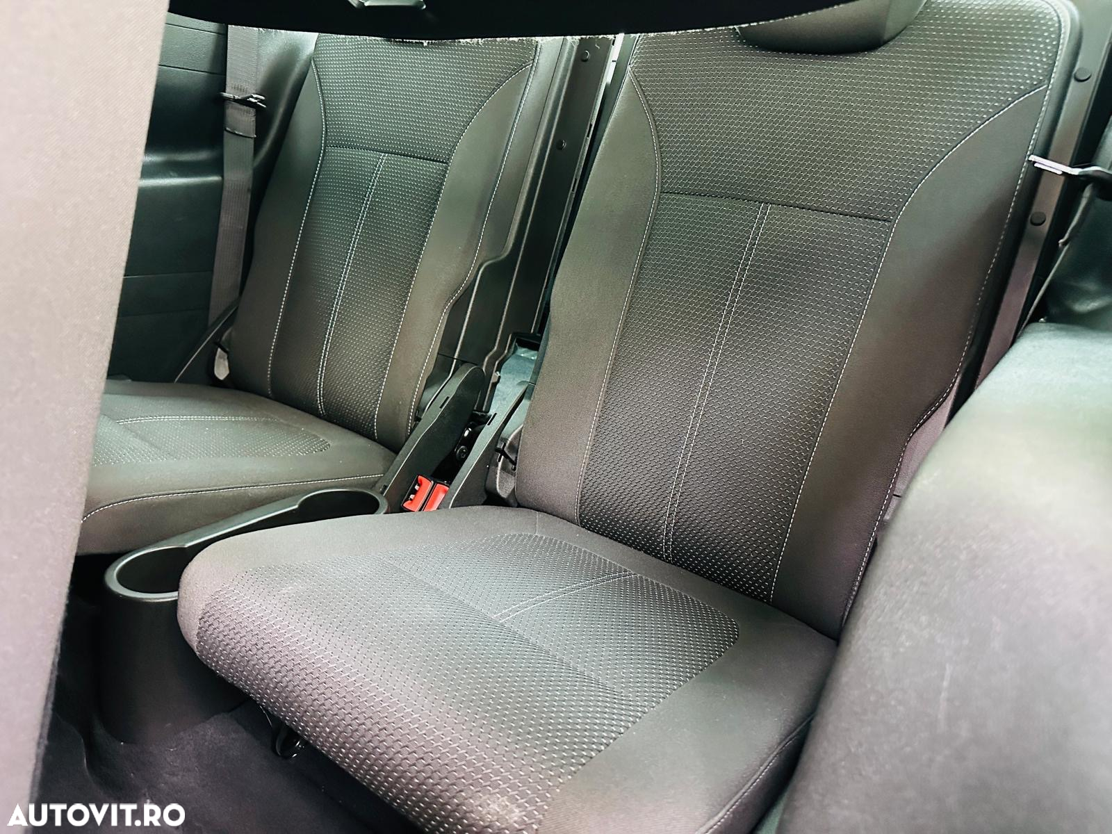 Opel Zafira - 20