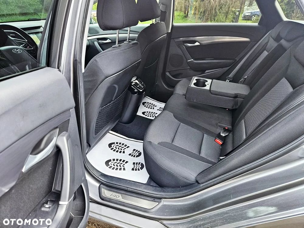 Hyundai i40 Kombi blue 1.7 CRDi Family - 16