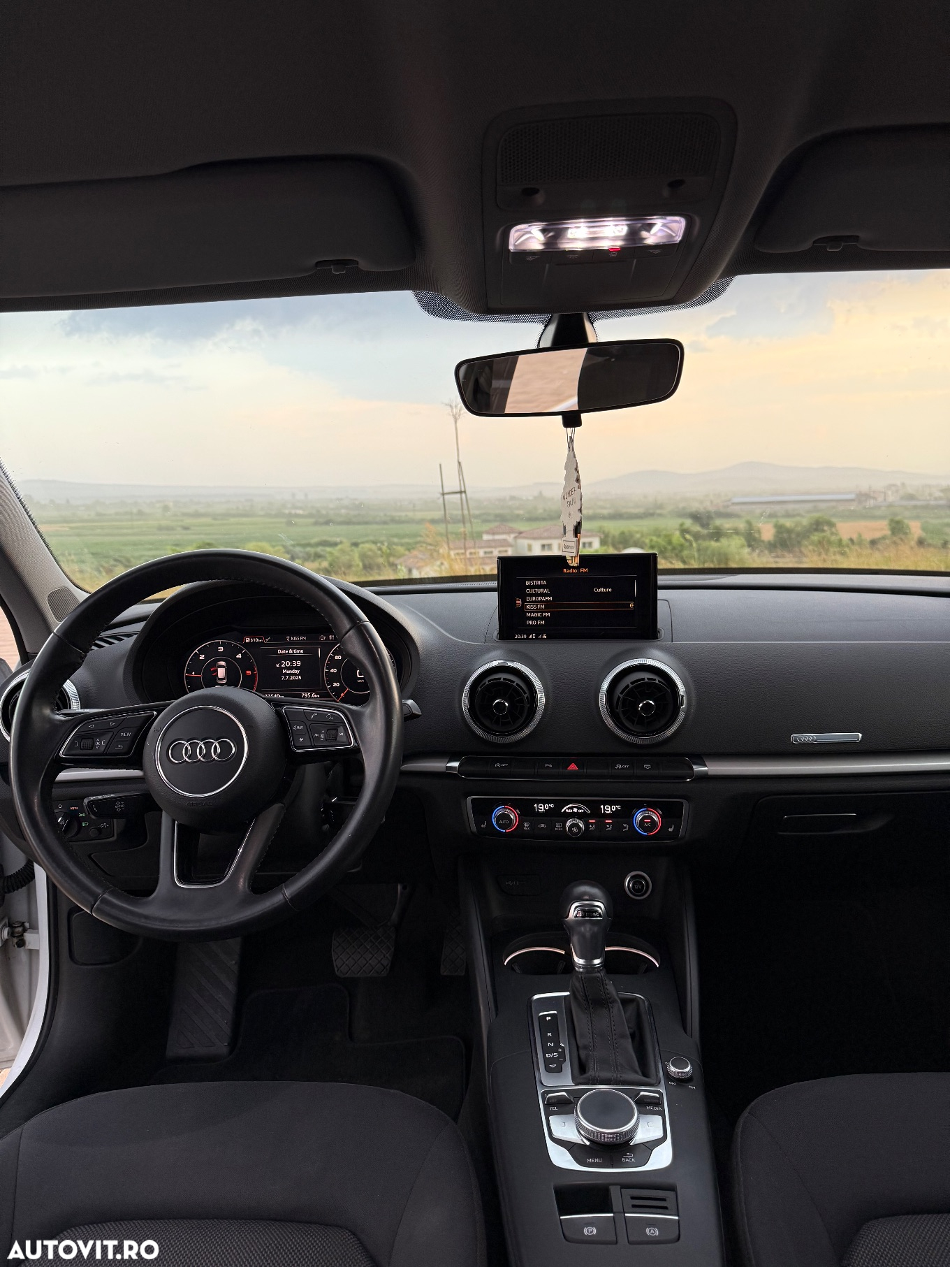 Audi A3 Sportback 2.0 TDI S tronic - 14