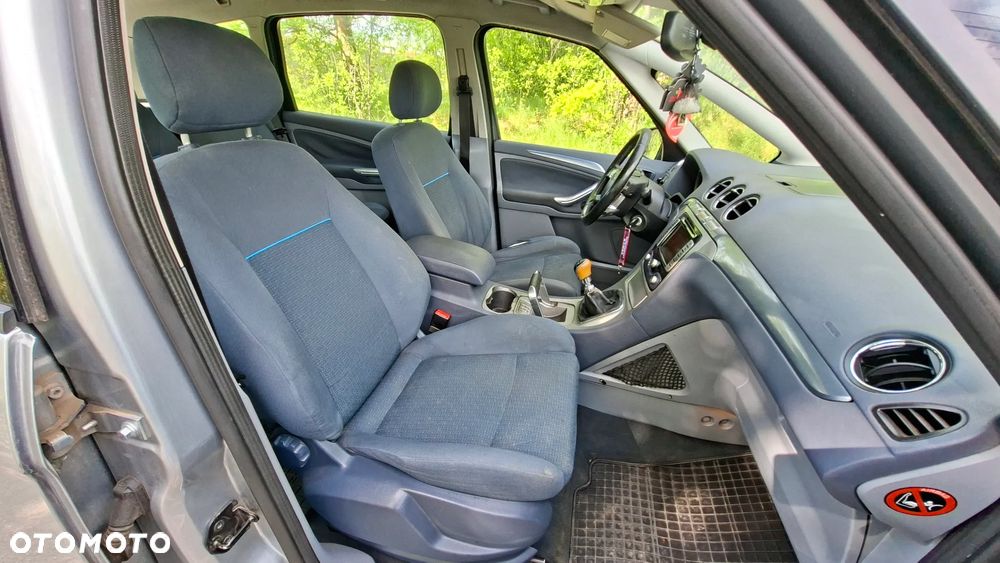 Ford S-Max - 17