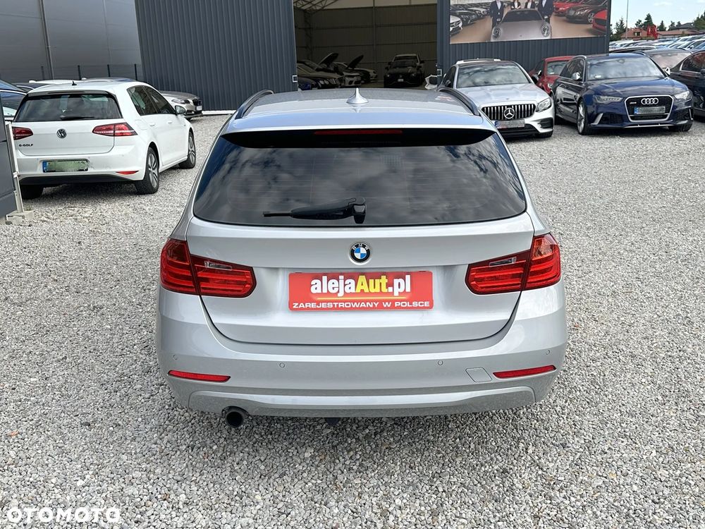 BMW Seria 3 318d Luxury Line - 11