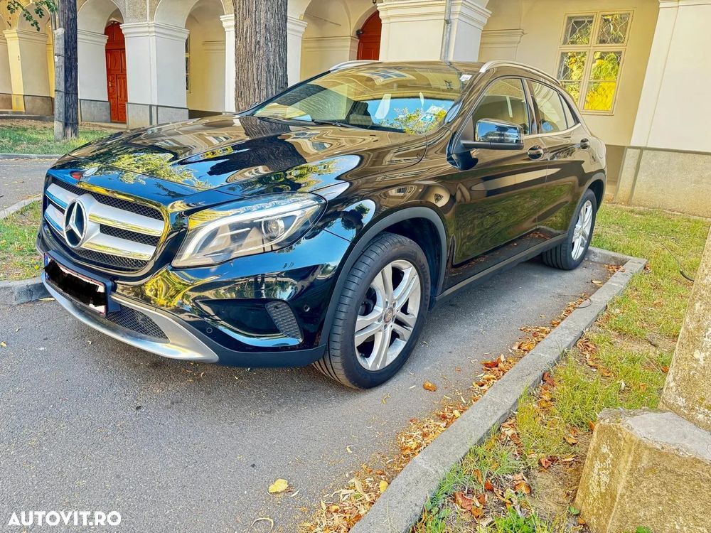 Mercedes-Benz GLA 180 - 1