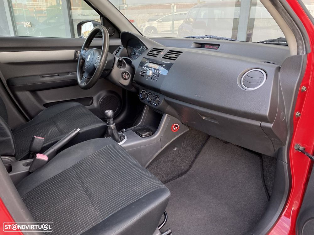 Suzuki Swift 1.3 16V GLX - 11