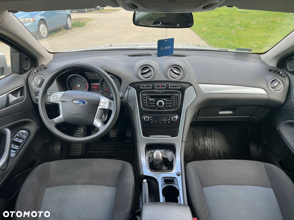 Ford Mondeo 2.0 TDCi Ambiente - 4